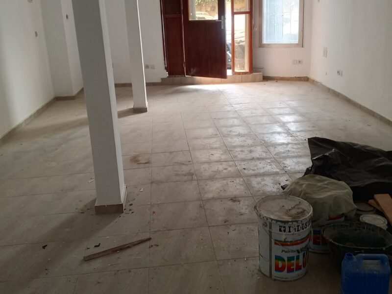 Jolli Magasin avec Douche VC a louer en zone 4 Bietry.