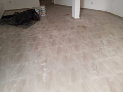 Jolli Magasin avec Douche VC a louer en zone 4 Bietry.