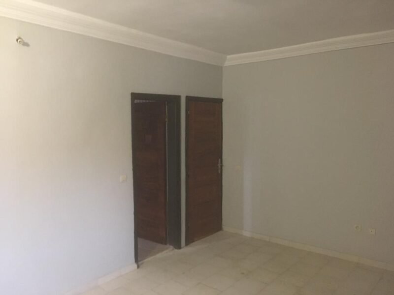 Location disponible à Cocody Abatta (Carrefour BCEAO)