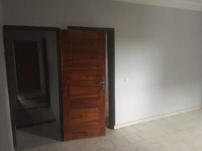 Location disponible à Cocody Abatta (Carrefour BCEAO)