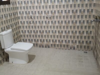 Appartement 2 piéces au 1ere etage avec balcon a louer en zone4