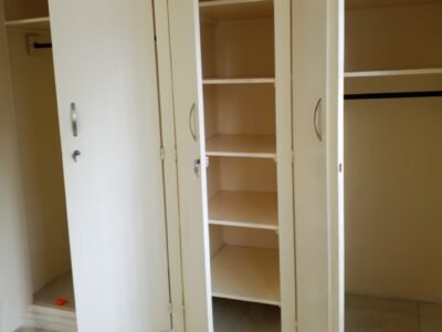 Appartement 2 piéces au 1ere etage avec balcon a louer en zone4