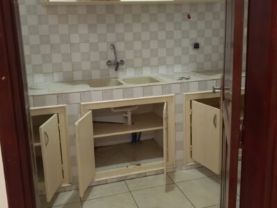 Appartement 2 piéces au 1ere etage avec balcon a louer en zone4