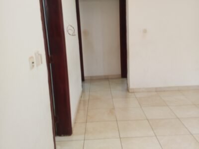 Appartement 2 piéces au 1ere etage avec balcon a louer en zone4