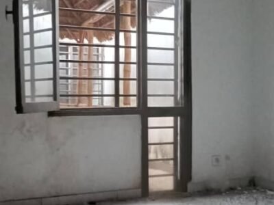 2PLATEAUX, ZONE SOCOCÉ, GRAND LOCAL COMMERCIAL POUR BUREAU, COMMERCE, MAGASIN OU SHOWROOM.