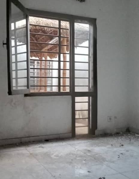 2PLATEAUX, ZONE SOCOCÉ, GRAND LOCAL COMMERCIAL POUR BUREAU, COMMERCE, MAGASIN OU SHOWROOM.