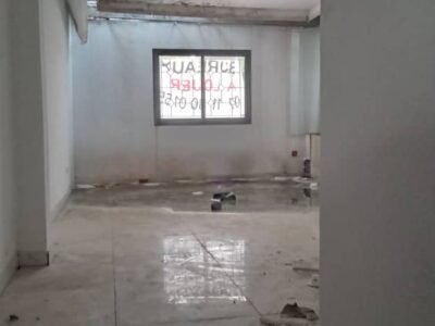 2PLATEAUX, ZONE SOCOCÉ, GRAND LOCAL COMMERCIAL POUR BUREAU, COMMERCE, MAGASIN OU SHOWROOM.