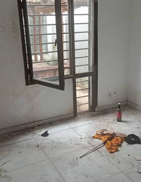 2PLATEAUX, ZONE SOCOCÉ, GRAND LOCAL COMMERCIAL POUR BUREAU, COMMERCE, MAGASIN OU SHOWROOM.