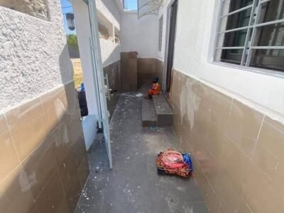 VILLA BASSE EN VENTE BASSAM MODESTE NOUVEAU GOUDRON