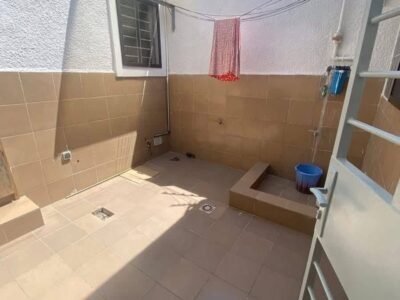 VILLA BASSE EN VENTE BASSAM MODESTE NOUVEAU GOUDRON